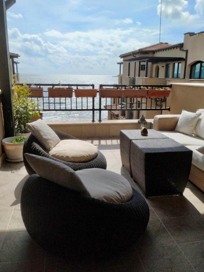 Oazis Vip Club Aparthotel Pantai Sunny Bagian luar foto