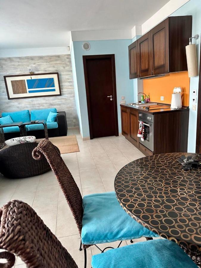 Oazis Vip Club Aparthotel Pantai Sunny Bagian luar foto
