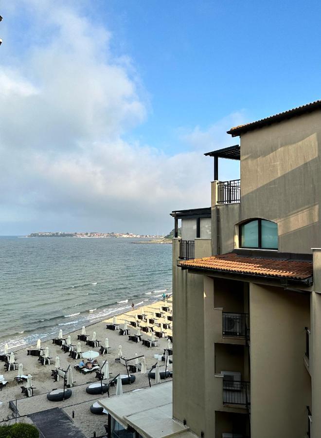 Oazis Vip Club Aparthotel Pantai Sunny Bagian luar foto