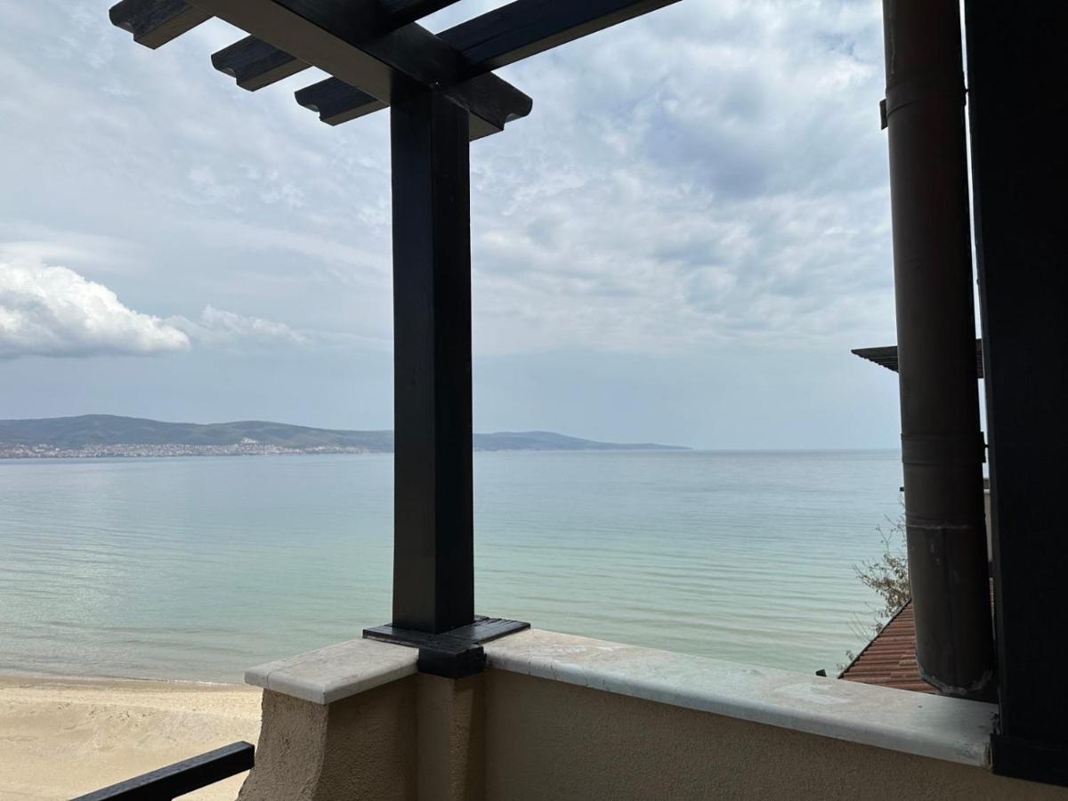 Oazis Vip Club Aparthotel Pantai Sunny Bagian luar foto