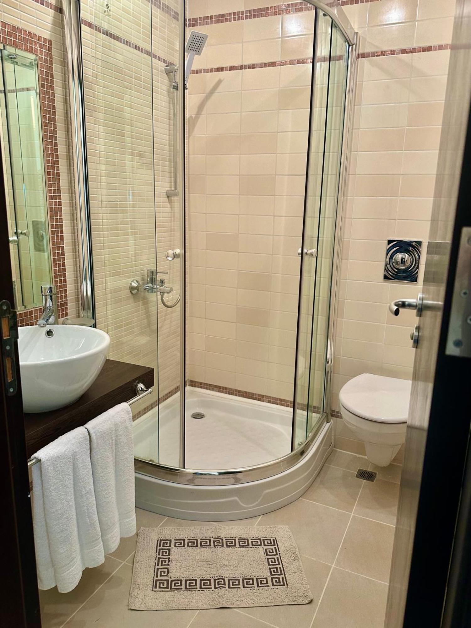 Oazis Vip Club Aparthotel Pantai Sunny Bagian luar foto